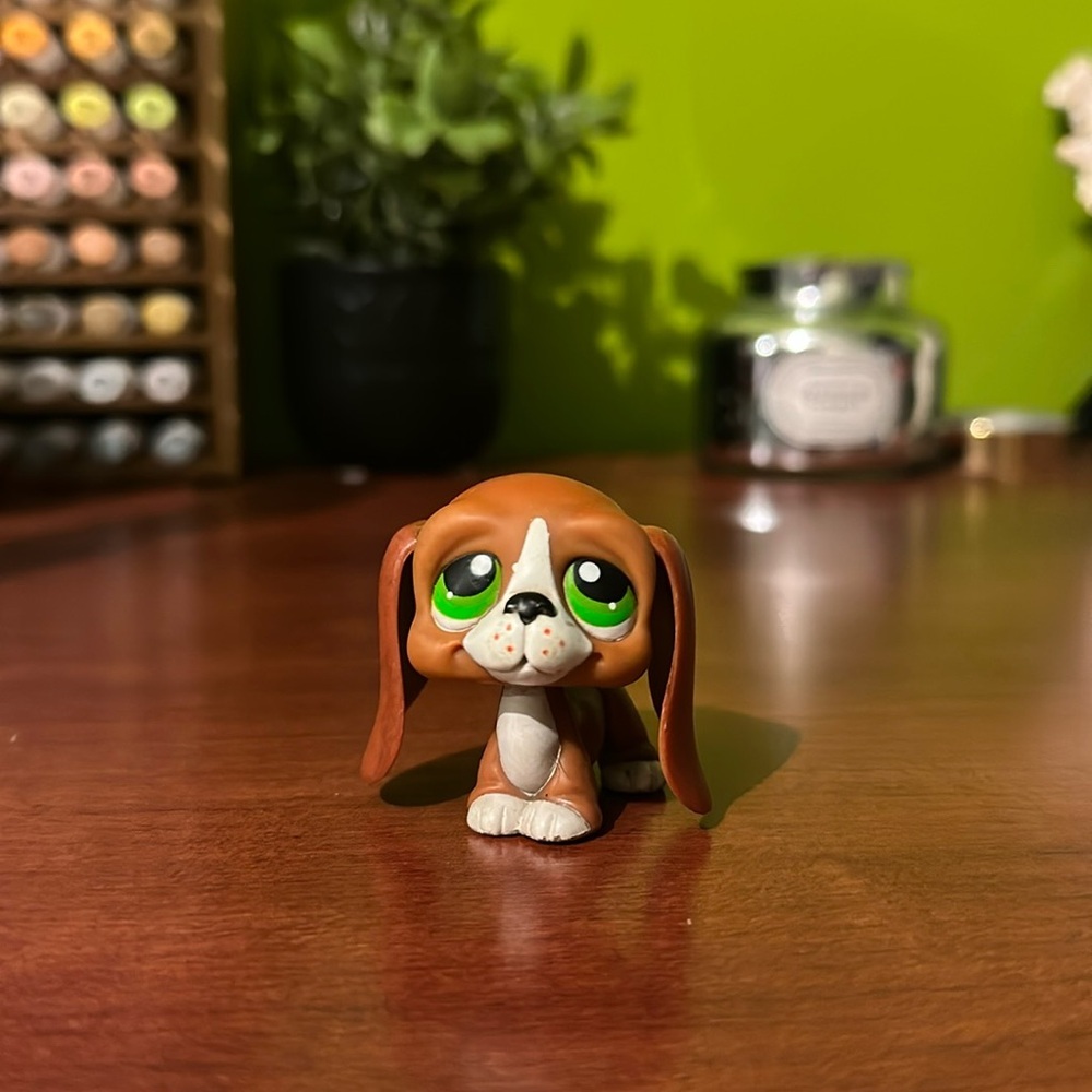 LPS Basset Hound Green Eyes